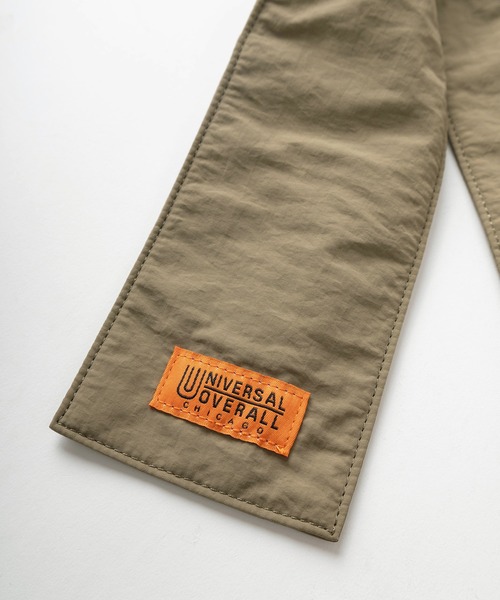 UNIVERSAL OVERALL(ユニバーサルオーバーオール)の「【94】【UNIVERSAL OVERALL/ユニバーサルオーバーオール】ワンポイント ブランドロゴデザイン ウィンクルナイロン ニュースペーパーバッグ/メッセンジャーバッグ/30L(メッセンジャーバッグ・レディース・ブラック/チャコールグレー/ホワイト/オリーブドラブ/ホワイト系/オリーブ系/グレー系/ブラック系・FREE)」の12枚目の写真