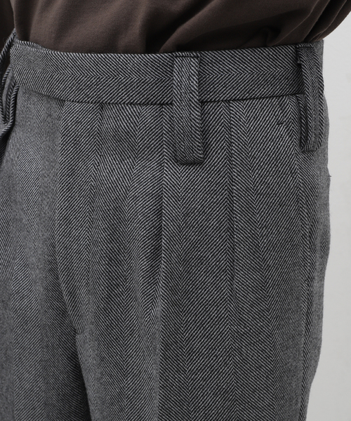 EDIFICE(エディフィス)の「Fumiya Hirano THE TROUSERS(フミヤ ヒラノ ザ トラウザーズ) Edward Herringbone(スラックス・メンズ・ライトグレー・38/36/34/40)」の10枚目の写真