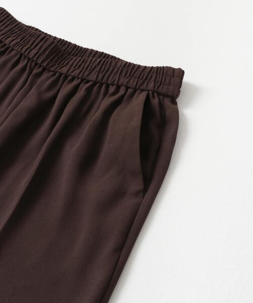 URBAN RESEARCH(アーバンリサーチ)の「バックサテンスリムイージーパンツ(その他パンツ・レディース・ダークブラウン/ブラック・38/36)」の13枚目の写真