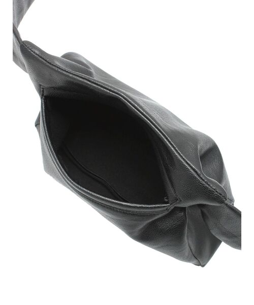 MURUA（ムルーア）の「フェイクレザーウエストバッグ（ボディバッグ/ウエストポーチ・レディース・ブラック・FREE）」の19枚目の写真