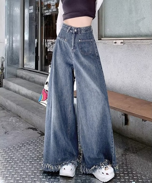 Miniministore(ミニミニストア)の「ワイドデニムパンツ 裾フリンジ ジーパン(デニムパンツ・レディース・インディゴブルー/サックスブルー・S/XL/M/L)」の3枚目の写真