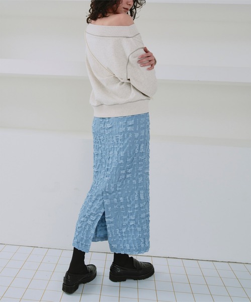 titivate(ティティベイト)の「オフショルダースウェットプルオーバー(スウェット・レディース・ブラック/チャコール/オートミール・S/M/L)」の11枚目の写真