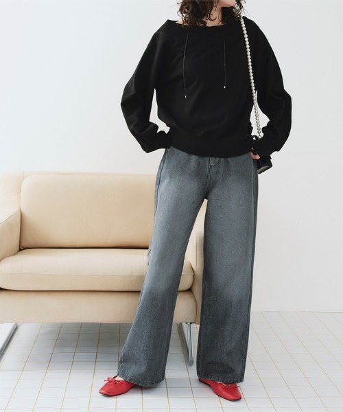 titivate(ティティベイト)の「オフショルダースウェットプルオーバー(スウェット・レディース・ブラック/チャコール/オートミール・S/M/L)」の4枚目の写真