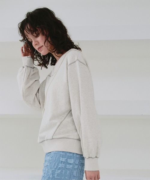 titivate(ティティベイト)の「オフショルダースウェットプルオーバー(スウェット・レディース・ブラック/チャコール/オートミール・S/M/L)」の19枚目の写真