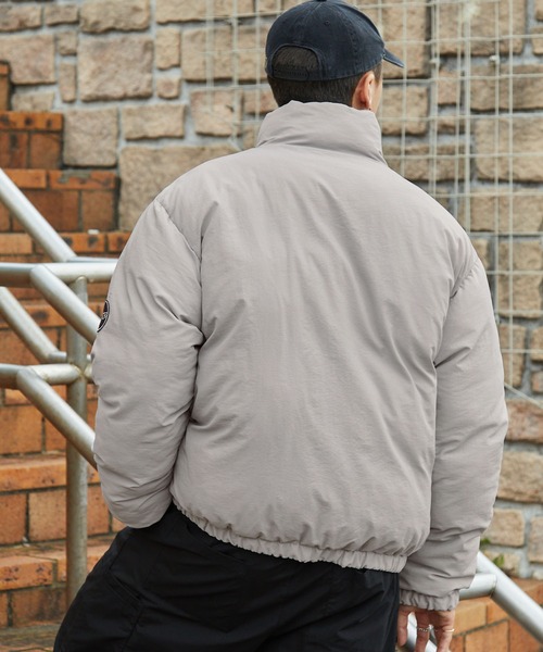 ddp(ディーディーピー)の「DDP/ディーディーピー 別注 2WAYリバーシブル ロゴ刺繍 オーバーサイズ中綿ジャケット(ダウンジャケット/コート・メンズ・ブラック/ダークブラウン/ライトグレー/ネイビー・L/M)」の19枚目の写真