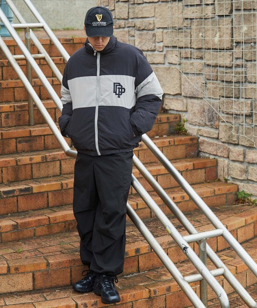 ddp(ディーディーピー)の「DDP/ディーディーピー 別注 2WAYリバーシブル ロゴ刺繍 オーバーサイズ中綿ジャケット(ダウンジャケット/コート・メンズ・ブラック/ダークブラウン/ライトグレー/ネイビー・L/M)」の13枚目の写真