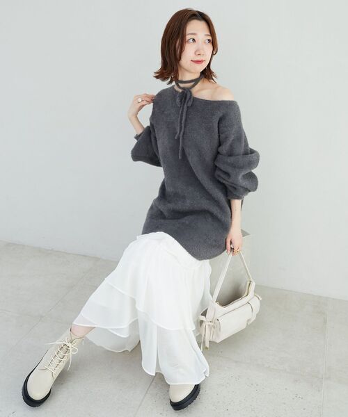 MAJESTIC LEGON（マジェスティックレゴン）の「チョーカーセットシャギーチュニック（ニット/セーター・レディース・チャコールグレー/モカ/ピンク/アイボリー・MEDIUM）」の5枚目の写真