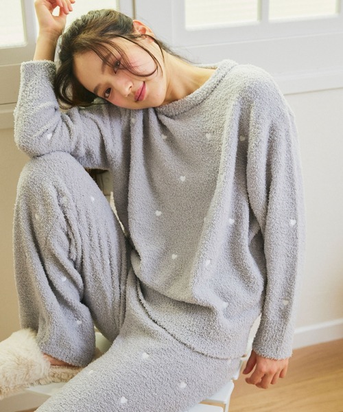 cross marche(クロスマルシェ)の「【LAFUKU/ラフク】もちふわマシュマロニットハートドット刺繍トップス/ルームウェア(上下別売り)(ルームウェア/パジャマ・レディース・キャメル/ピンク/インディゴブルー/ベージュ/チャコールグレー/モカ/グレー/オフホワイト/ブルーグレー/チャコール・L/M/LL/3L/S)」の3枚目の写真