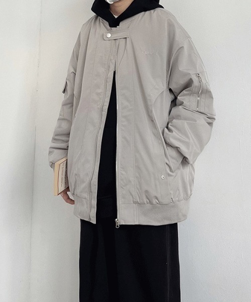 B.R.U（ブル）の「オーバーサイズアイレットMA-1/ミリタリージャケット（ブルゾン・レディース・ブラック/カーキ/ベージュ・FREE）」の17枚目の写真