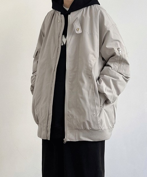 B.R.U（ブル）の「オーバーサイズアイレットMA-1/ミリタリージャケット（ブルゾン・レディース・ブラック/カーキ/ベージュ・FREE）」の11枚目の写真