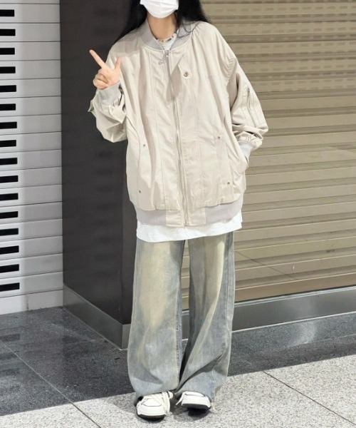 B.R.U（ブル）の「オーバーサイズアイレットMA-1/ミリタリージャケット（ブルゾン・レディース・ブラック/カーキ/ベージュ・FREE）」の22枚目の写真