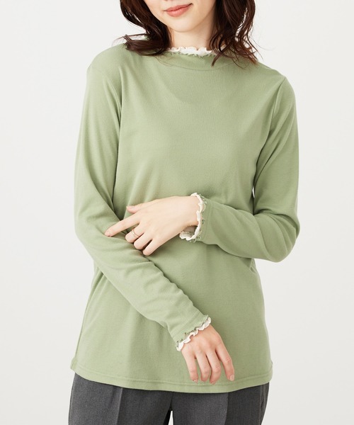 BELLUNA PLUS(ベルーナ)の「重ね着風フリル衿プルオーバー(Tシャツ/カットソー・レディース・ネイビー系/ライトグリーン系/グレー系/ライラック系/ホワイト系/ブラック/ピンクベージュ/ホワイト×ピンク/ブルー系その他/イエロー系/ワイン系/ブラック×グレー/セージグリーン・MEDIUM/X-LARGE/LARGE)」の7枚目の写真