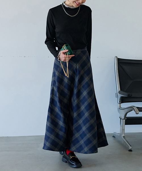 BELLUNA PLUS(ベルーナ)の「重ね着風フリル衿プルオーバー(Tシャツ/カットソー・レディース・ネイビー系/ライトグリーン系/グレー系/ライラック系/ホワイト系/ブラック/ピンクベージュ/ホワイト×ピンク/ブルー系その他/イエロー系/ワイン系/ブラック×グレー/セージグリーン・MEDIUM/X-LARGE/LARGE)」の20枚目の写真