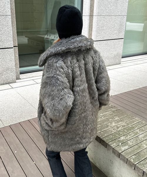 ボリュームフェイクファーコート（ダウンジャケット/コート