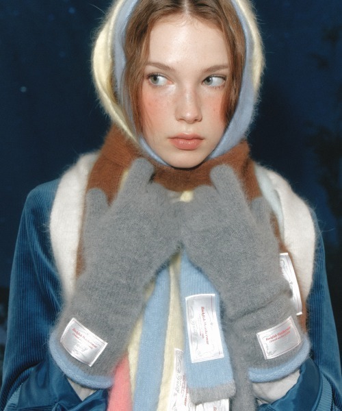 ROCKFISH WEATHERWEAR(ロックフィッシュウェザーウェア)の「FUZZY LONG GLOVES(手袋・レディース・レモンイエロー/グレー/ミント/ピンク/ホワイト/モカ/ブラック/ブルー・FREE)」の4枚目の写真