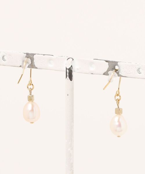 VIBGYOR（ヴィブジョー）の「【Le soleil】淡水パールの小粒ピアス(MA)（ピアス（両耳用）・レディース・ゴールド・FREE）」の2枚目の写真