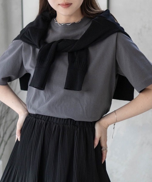 NAVY(ネイビー)の「【綿100%】nAvy 無地クルーネックTシャツ(Tシャツ/カットソー・レディース・チャコールグレー/ブラック/オフホワイト/ライム/トップグレー・M/L)」の4枚目の写真