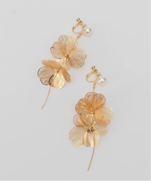 RANDA(ランダ)の「フラワーモチーフイヤリング(イヤリング・レディース・シルバー/ゴールド・FREE)」の10枚目の写真