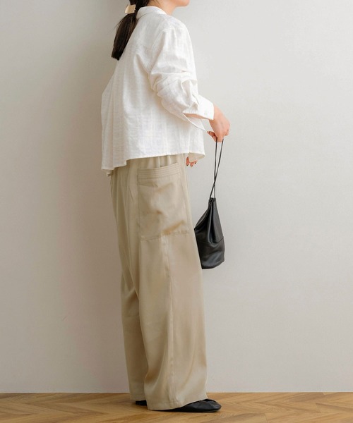 NOAHL(ノアル)の「【NOAHL】サテンワイドパンツ(その他パンツ・レディース・ブラック/サンドベージュ・S/M/L)」の4枚目の写真