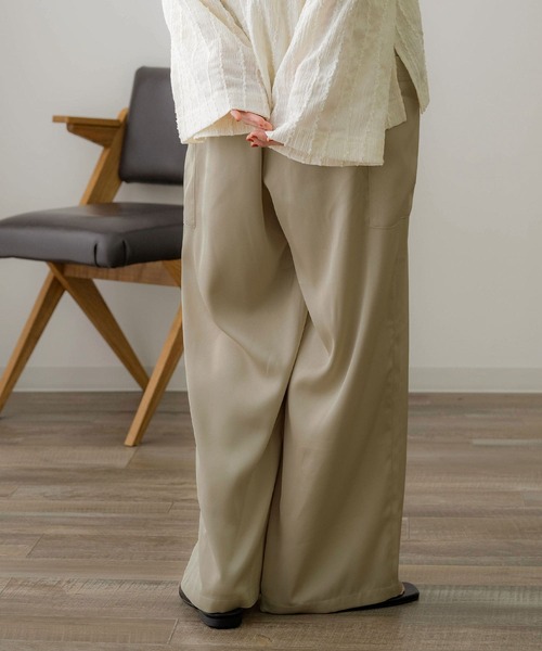 NOAHL(ノアル)の「【NOAHL】サテンワイドパンツ(その他パンツ・レディース・ブラック/サンドベージュ・S/M/L)」の8枚目の写真