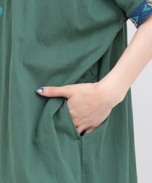 チチカカ（チチカカ）の「ダシキ刺繍ワンピース（ワンピース・レディース・マスタード/ブラック/グリーン・FREE）」の15枚目の写真