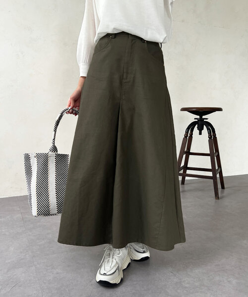 Chez toi（シェトワ）の「落ち感ツイルロングスカート（スカート・レディース・ベージュ/ホワイト/チャコールグレー・FREE）」の2枚目の写真