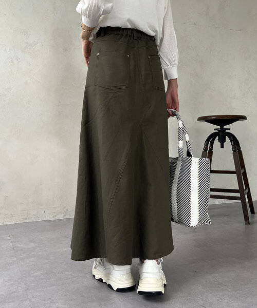 Chez toi（シェトワ）の「落ち感ツイルロングスカート（スカート・レディース・ベージュ/ホワイト/チャコールグレー・FREE）」の19枚目の写真