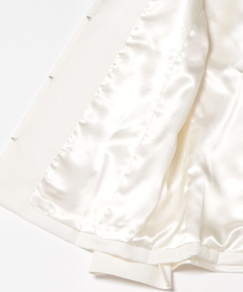 HUIT bouquet(ユイット)の「パールトリム ケープ ジャケット HUIT(ポンチョ・レディース・ホワイト/ブラック・M)」の19枚目の写真