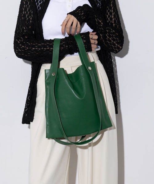 Beau're（ヴュレ）の「【BEAURE】カウレザー 2デザイン ハンドル 薄マチ トート B-22197 《ミニサイズ別注》（ハンドバッグ・レディース・マルチ/ブラック/グリーン/シルバー/ブラック系/バーガンディー/グレイッシュベージュ・FREE）」の16枚目の写真