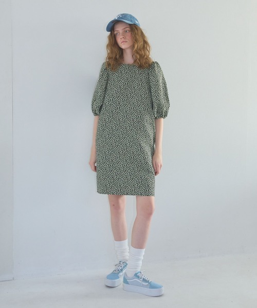 Lil Ambition(リルアンビション)の「パフスリーブミニワンピース(ワンピース・レディース・レッド/ブラック・S/M)」の3枚目の写真