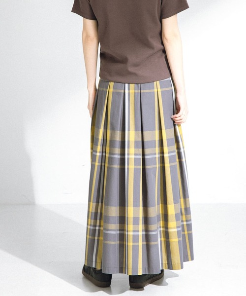 URBAN RESEARCH Sonny Label（アーバンリサーチサニーレーベル）の「『WEB限定/一部店舗展開』サマーチェックタックスカート（スカート・レディース・グレー/ブルー/ブラック・36/38）」の18枚目の写真