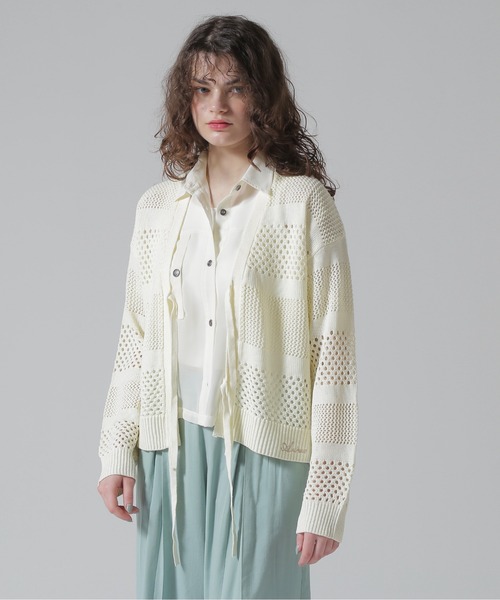 AVIREX(アヴィレックス)の「《直営店限定》MACRAME RIBBON KNIT CARDIGAN/マクラメリボンニットカーディガン(カーディガン/ボレロ・レディース・ブラック/オフホワイト/ブラウン・F)」の2枚目の写真