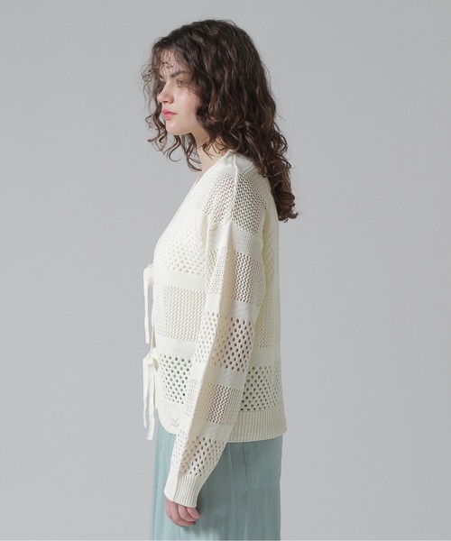 AVIREX(アヴィレックス)の「《直営店限定》MACRAME RIBBON KNIT CARDIGAN/マクラメリボンニットカーディガン(カーディガン/ボレロ・レディース・ブラック/オフホワイト/ブラウン・F)」の7枚目の写真