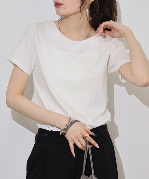 atONE(アットワン)の「UネックコンパクトコットンTシャツ(Tシャツ/カットソー・レディース・カーキ/グレイッシュベージュ/ブラック/オフホワイト・LL/M/L/4L/3L)」の18枚目の写真