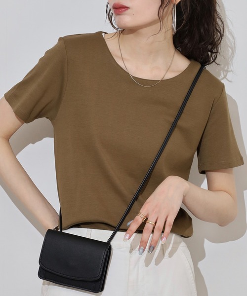 atONE(アットワン)の「UネックコンパクトコットンTシャツ(Tシャツ/カットソー・レディース・カーキ/グレイッシュベージュ/ブラック/オフホワイト・LL/M/L/4L/3L)」の12枚目の写真