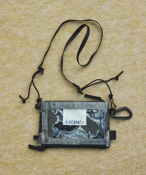 A SCENE(エーシーン)の「A SCENE/エーシーン Dock in pouch with Dyneema ドックイン ポーチ ウィズ ダイニーマ(ショルダーバッグ・メンズ・ホワイト/ブラック・ONE SIZE)」の2枚目の写真
