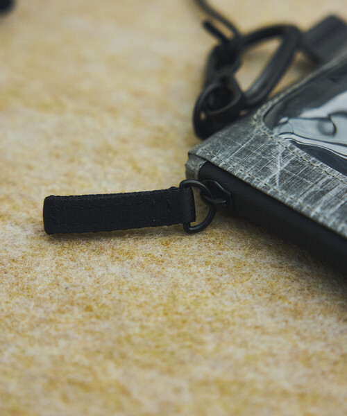 A SCENE(エーシーン)の「A SCENE/エーシーン Dock in pouch with Dyneema ドックイン ポーチ ウィズ ダイニーマ(ショルダーバッグ・メンズ・ホワイト/ブラック・ONE SIZE)」の16枚目の写真