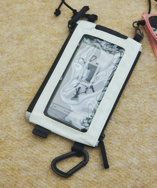 A SCENE(エーシーン)の「A SCENE/エーシーン Dock in pouch with Dyneema ドックイン ポーチ ウィズ ダイニーマ(ショルダーバッグ・メンズ・ホワイト/ブラック・ONE SIZE)」の22枚目の写真