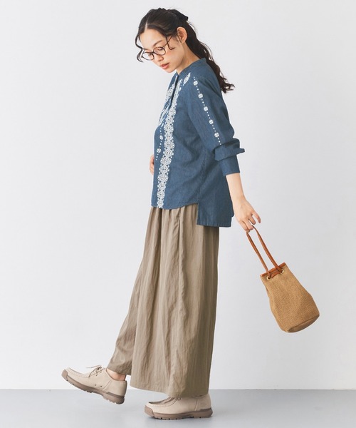 and myera(アンド マイラ)の「and myera アンティークデニムブラウス(シャツ/ブラウス・レディース・ネイビー・M/LL/L/S)」の6枚目の写真