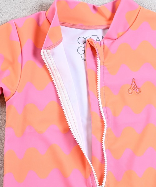Ocean&Ground(オーシャン&グラウンド)の「【UVカット】GIRL’SソウガラZIPラッシュガード(ラッシュガード・キッズ・オレンジ/マルチ/ストライプ/ブラック・120/80/130/140/90/100/110)」の15枚目の写真