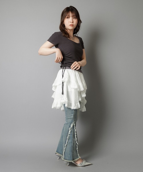 SPINNS（スピンズ）の「キャミソールレイヤード風半袖カットソー/裾ギャザー（Tシャツ/カットソー・レディース・グレー/ブラック/ベージュ・ONESIZE）」の18枚目の写真