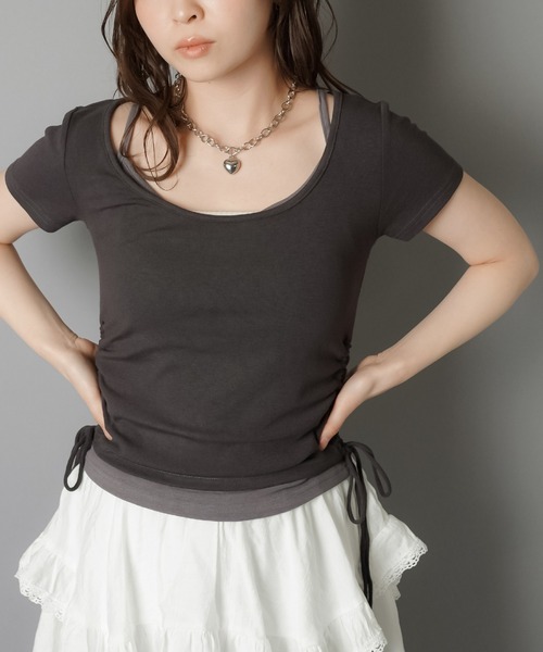 SPINNS（スピンズ）の「キャミソールレイヤード風半袖カットソー/裾ギャザー（Tシャツ/カットソー・レディース・グレー/ブラック/ベージュ・ONESIZE）」の5枚目の写真