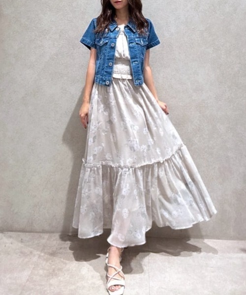 rienda(リエンダ)の「MIXフラワービジューショートジャケット 春服(デニムジャケット・レディース・ライトブルー/ブルー・SMALL/MEDIUM)」の5枚目の写真
