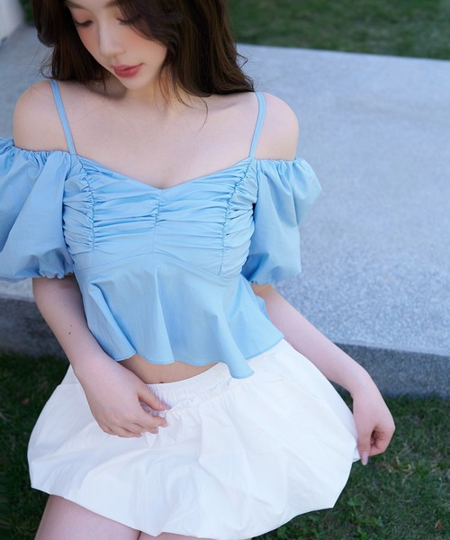 VEILA（ヴェイラ）の「バルーンスリーブオフショルダーキャミ（シャツ/ブラウス・レディース・ブルー/ホワイト・M/S）」の12枚目の写真