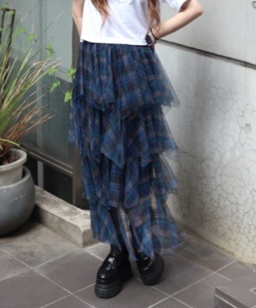 JilLA（ジルア）の「Checkered Tulle Tiered Skirt / チェック柄チュールティアードスカート（スカート・レディース・ネイビー/ブラック・FREE）」の2枚目の写真
