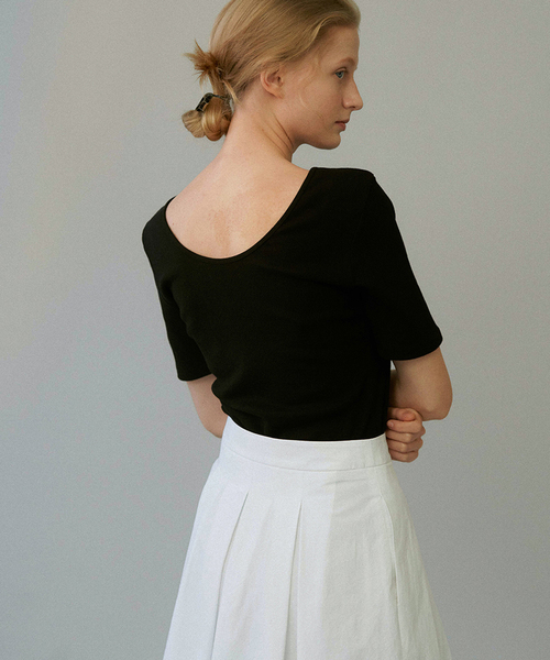 La TOTALITE(ラトータリテ)の「【洗える】blank03/ブランクゴンサム scoop neck ribbed Tシャツ(Tシャツ/カットソー・レディース・ホワイト/ブラック・FREE)」の4枚目の写真