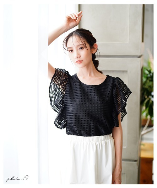 Sawa a la mode(サワアラモード)の「メッシュフリルスリーブトップス(Tシャツ/カットソー・レディース・ホワイト/ブラック・FREE)」の4枚目の写真