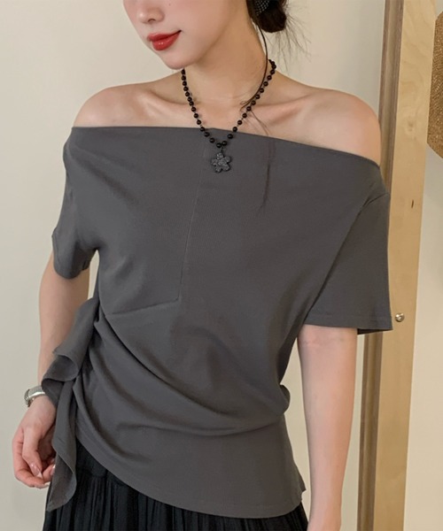 L LABEL（エルラベル）の「アシンメトリーオフショルトップ（Tシャツ/カットソー・レディース・チャコールグレー/グレー/ホワイト/ブラック・FREE）」の3枚目の写真