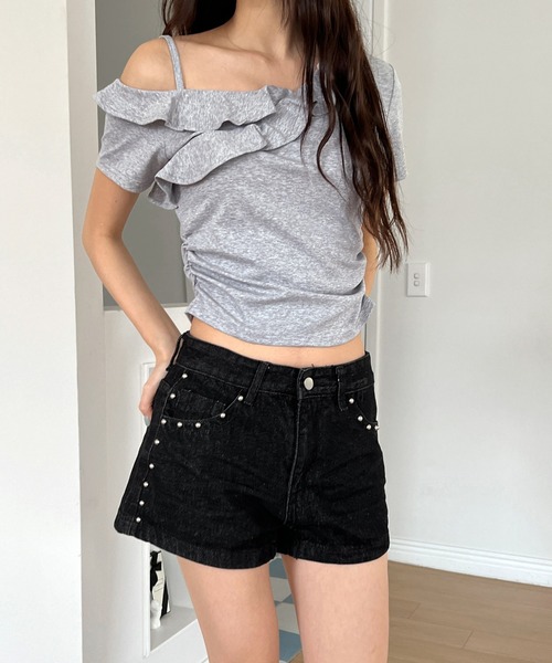 by muni:r(バイ ムニール)の「スタッズショートパンツ/2025 SS COLLECTION(チノパンツ・レディース・ホワイト/ブラック・SMALL/MEDIUM)」の7枚目の写真
