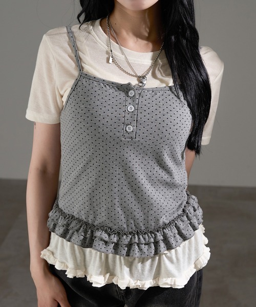 apres jour mignon（アプレジュールミニョン）の「レイヤードトップス【ZOZOTOWN限定アイテム】（Tシャツ/カットソー・レディース・グレー/レッド/ブラック/ブラック系その他・フリー）」の3枚目の写真